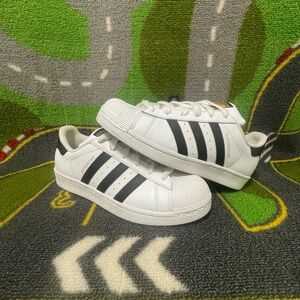 Adidas Superstar